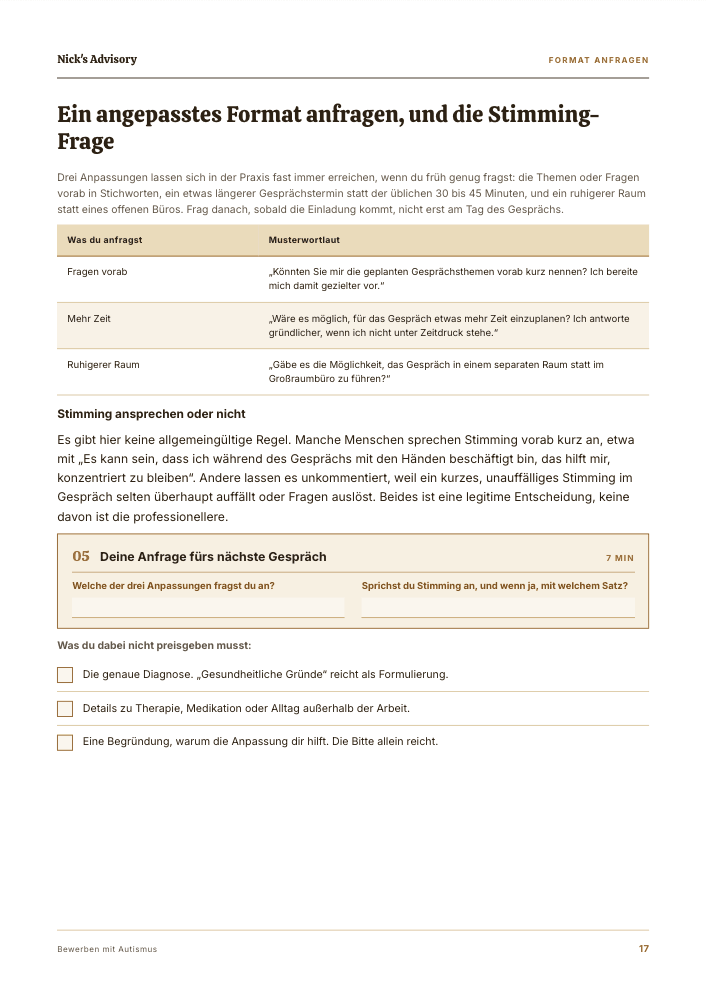 Guide-Seite „Ein angepasstes Format anfragen, und die Stimming-Frage“: Tabelle mit drei Anpassungen und Musterwortlaut, Ausfüllfeld für deine eigene Anfrage und eine Ankreuzliste mit Angaben, die du nicht preisgeben musst.