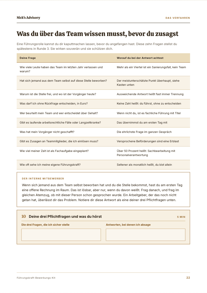Guide-Seite „Was du über das Team wissen musst, bevor du zusagst“: zehn Fragen an den Arbeitgeber mit einer Spalte, worauf du bei der Antwort achtest, dazu Ausfüllfelder für deine drei Pflichtfragen.